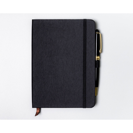 Schwarzes Notizbuch im B6-Format, liniert, mit Gummibandverschluss - Peterson