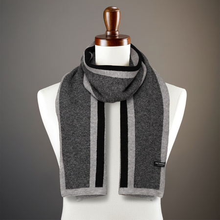 Langer Herren Schal mit geometrischem Muster – Peterson