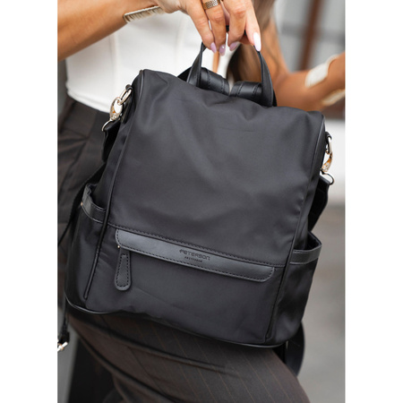 Schwarzer Damen-Rucksack aus Nylon und Öko-Leder, aufgehängt an verstellbaren Trägern - Peterson