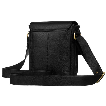 Schwarze Herren-Umhängetasche aus Leder mit Klappe, aufgehängt an einem verstellbaren Gürtel - Peterson