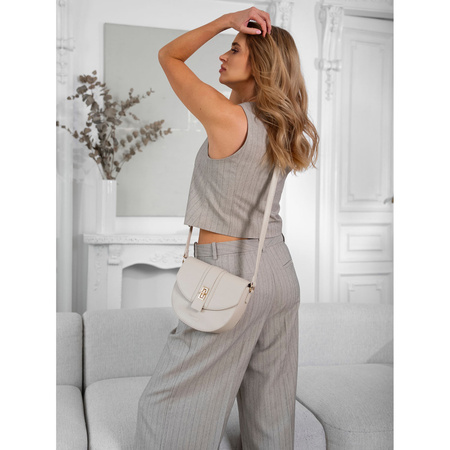 Halbmondförmige Damen Umhängetasche aus Öko-Leder – Peterson