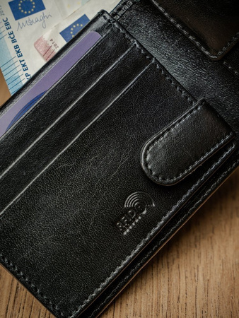 Herren Geldbörse quer mit RFID Schutzmembran – Pierre Andreus