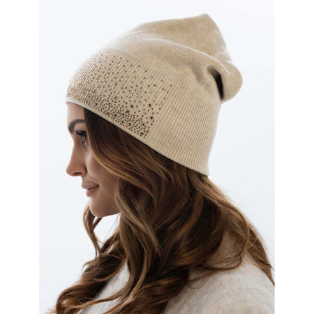 Beanie Mütze mit Kristallen in Beige – Peterson