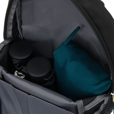 Schwarzer, touristischer Rucksack mit verstellbaren Trägern - Peterson