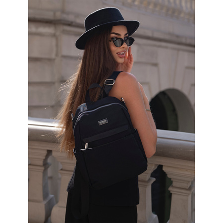 Damen Rucksack mit Taschen in Schwarz – Peterson