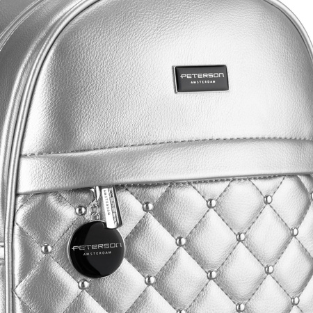 Silberner glänzender Damen Rucksack mit Steppung und Nieten aus Öko-Leder – Peterson