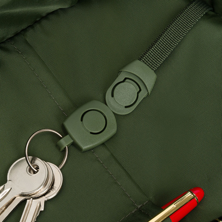 Grüner Reise-Rucksack mit Laptopfach und USB-Anschluss – Peterson