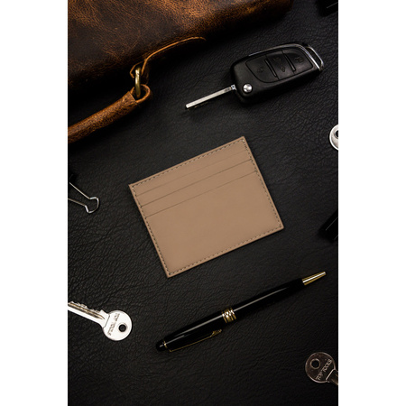 Kartenetui aus Echtleder in Dunkelbeige