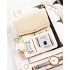 Mittelgroße Damen-Geldbörse aus Öko-Leder in Beige, Modell mit Platz für Fahrzeugschein - Rovicky