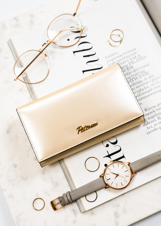 Klassische, elegante Damen Geldbörse in Beige mit Platz für Fahrzeugschein – Peterson