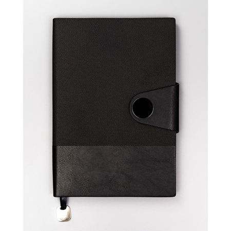 Schwarzes Notizbuch A5 mit Magnetverschluss – Peterson