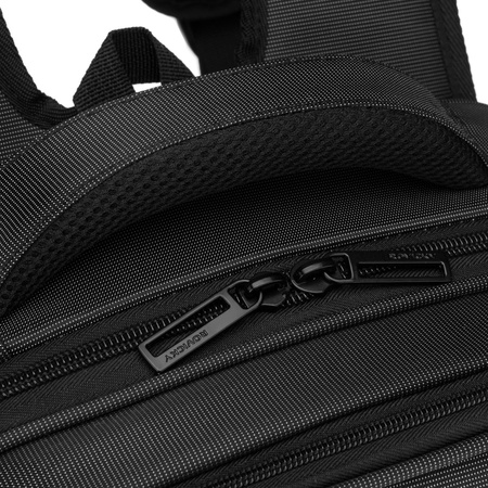 Reise-Rucksack in Schwarz mit Laptopfach – Rovicky