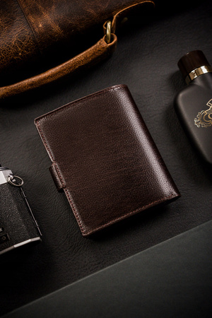 Große Herren Geldbörse aus Leder im Hochformat – Rovicky