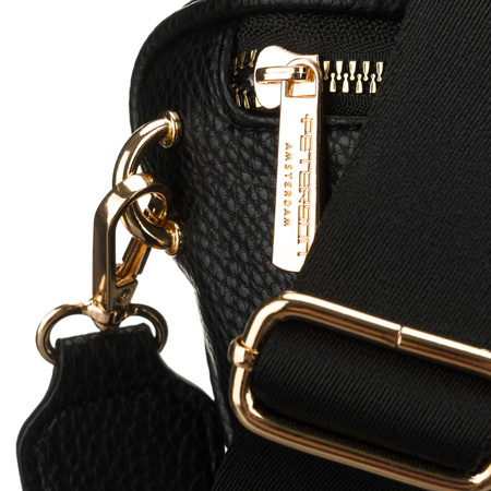 Schwarze Damen-Gürteltasche aus Öko-Leder mit Reißverschluss, getragen an einem verstellbaren Riemen – Peterson