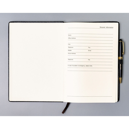 Schwarzes Notizbuch im B5-Format, liniert – Peterson