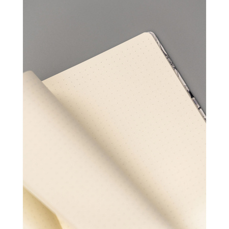 Notizbuch A5, punktiert und mit Gummiband – Peterson