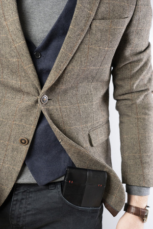 Herren Geldbörse Querformat mit roter Naht aus Glattleder – Rovicky