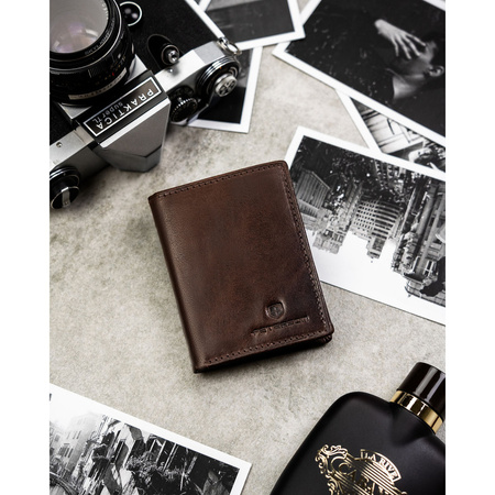 Vertikale Herren-Geldbörse aus Leder in Braun, Modell ohne äußeren Verschluss – Peterson