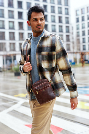 Geräumige Leder Herrentasche mit Fächern – Peterson