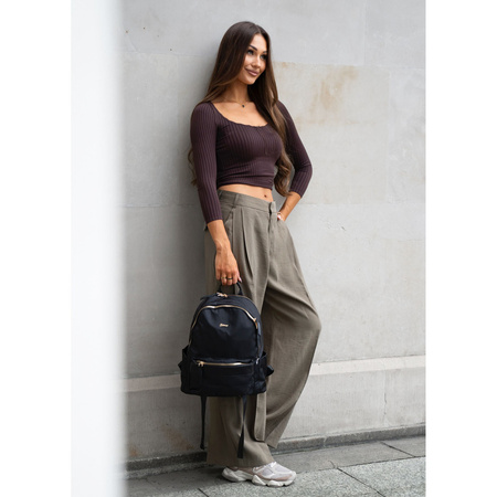 Damen-Stadtrücksäcke aus Polyester in Schwarz, an verstellbaren Trägern aufgehängt - Peterson