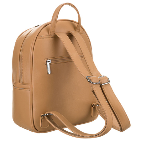 Kleiner beiger Damen Rucksack mit Steppung, silbernen Nieten und modischem Anhänger aus Öko-Leder – Peterson