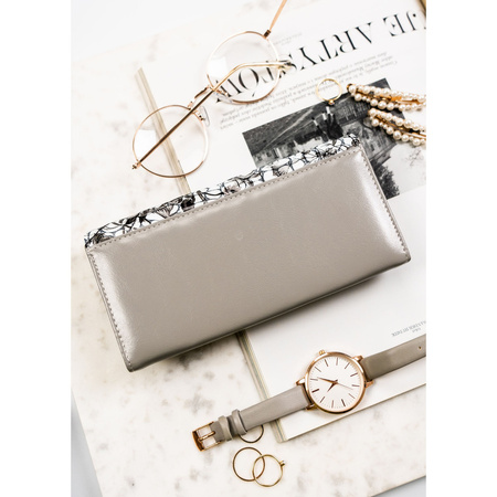 Große, horizontale Damen Geldbörse mit Druckknopf aus lackiertem Echtleder mit Blumenmuster – Peterson