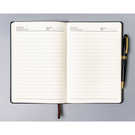 Notizbuch im A5-Format in Grau, liniert – Peterson