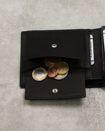 Herren Geldbörse aus Echtleder mit Monogrammprägung – Forever Young