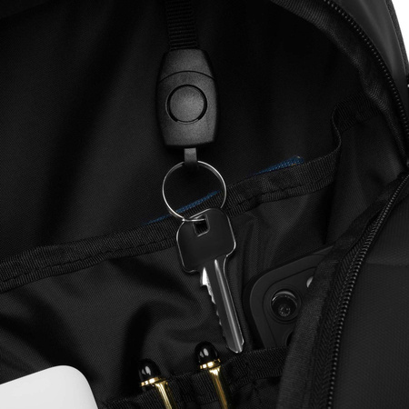 Reiserucksack in Schwarz mit Vakuumfach und USB-Anschluss – Peterson