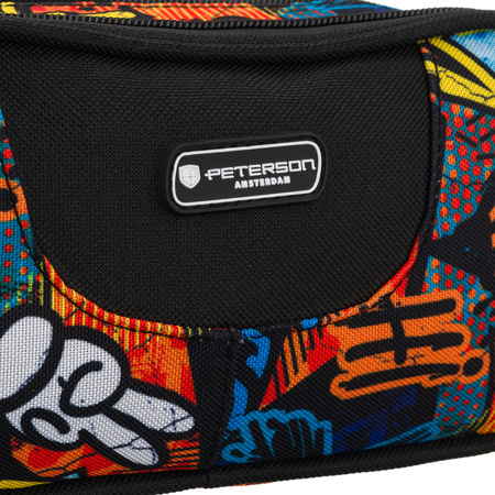 Geräumiges Schulmäppchen aus Polyester mit einem Graffiti-ähnlichen Muster, mit Reißverschlüssen zu schließen – Peterson