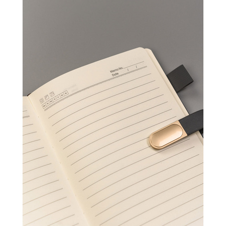 Geschenkset: Graues A5-Notizbuch mit schwarzem Kugelschreiber – Peterson