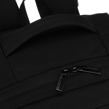 Reise-Rucksack aus Polyester in Schwarz, ideal für Handgepäck – Peterson