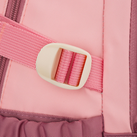 Geräumiger Schulrucksack aus Polyester in Rosa, aufgehängt an verstellbaren Trägern – Peterson