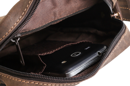 Herren Ledertasche mit langem Schulterriemen – Always Wild