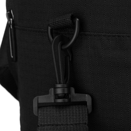 Reiserucksack in schwarz mit Reißverschluss, ideal für Handgepäck – Peterson