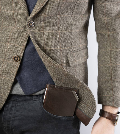 Herren Geldbörse Querformat mit silbernem Akzent aus Glattleder – Rovicky