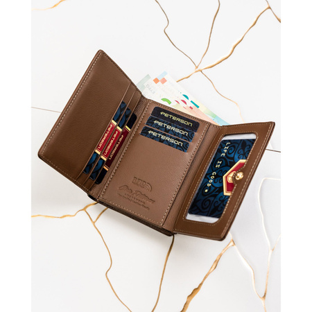 Mittelgroße Damen-Geldbörse aus Natur- und Öko-Leder in brauner Farbe, mit Bügel und Druckknopf verschließbar – Peterson