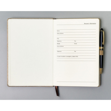 Beiger Notizblock im B5-Format mit Linien bedruckt - Peterson