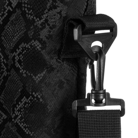 Großer, schwarzer Damen-Shopper aus Polyester, an Griffen und verstellbarem Gürtel aufgehängt – Rovicky