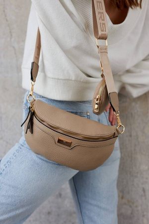 Geräumige Damen Gürteltasche mit breitem Gurt – Peterson