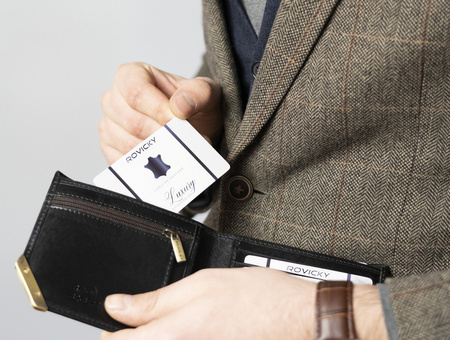 Herren Geldbörse Querformat mit goldenem Akzent aus Glattleder – Rovicky