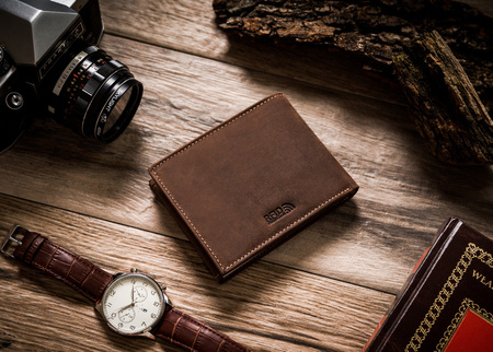 Große Damen Geldbörse aus Leder mit Reißverschlussfach – Peterson