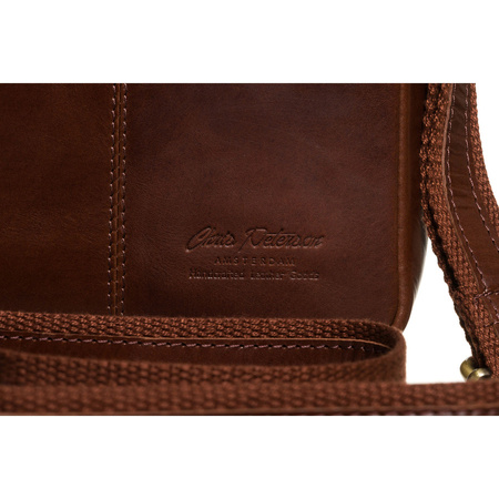 Elegante Herren-Umhängetasche aus Naturleder in Braun - Peterson