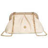Beige Damen Clutch aus Öko-Leder mit Kettenträger – Rovicky