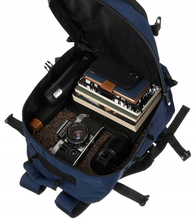 Geräumiger Reise-Rucksack mit USB-Anschluss – Peterson