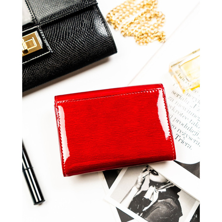 Rote Damen-Geldbörse aus lackiertem Naturleder, mit Druckknopf verschließbar - Peterson