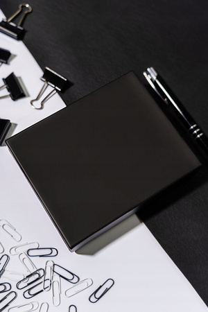 Herren Geldbörse im Querformat aus Echtleder