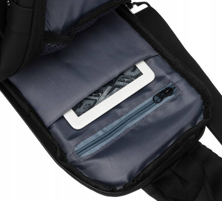 Umhängetasche mit USB-Anschluss – Peterson