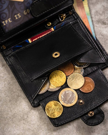 Geschenkset: Vertikale Herren Geldbörse aus Leder und Schlüsselanhänger – Peterson