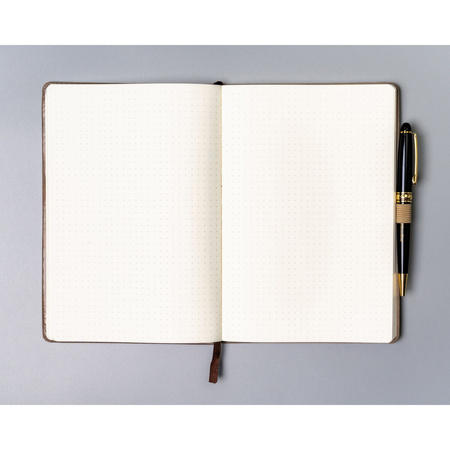 Notizbuch mit festem Einband in Khaki und im A5-Format, bedruckt mit Punkten - Peterson